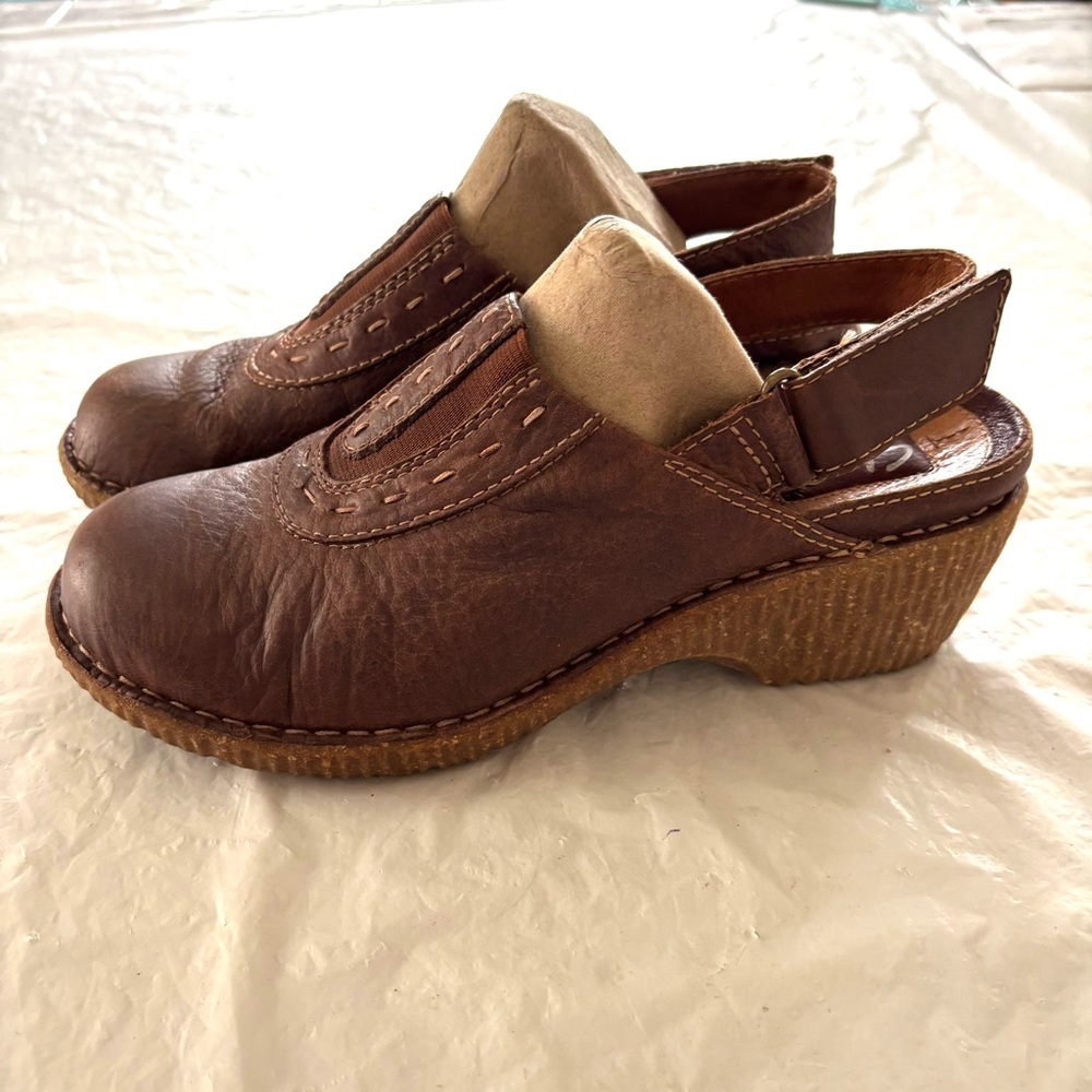 Clarks Artisan Trapelo Brown Leather Clog SZ 7 M NWOT only tried on - Picture 2 of 13